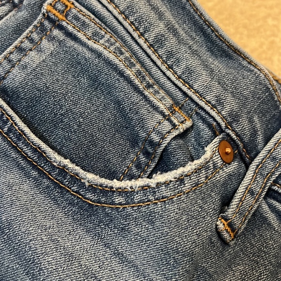 Madewell Stovepipe Jeans in Dearham Wash - Picture 5 of 15